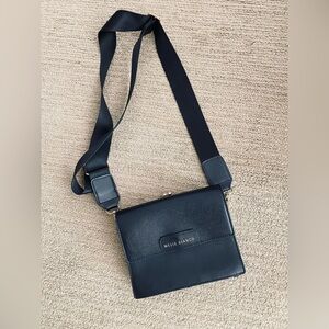 🖤 melie bianco — black frame clasp crossbody purse 🖤